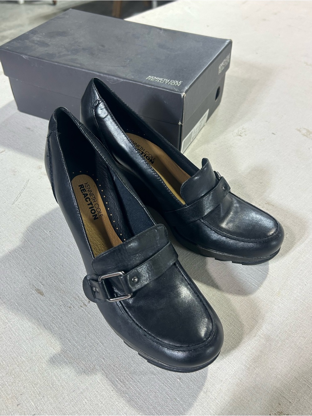 Kenneth Cole Reaction Women's Black Leather Buckle Loafers with Low Heel